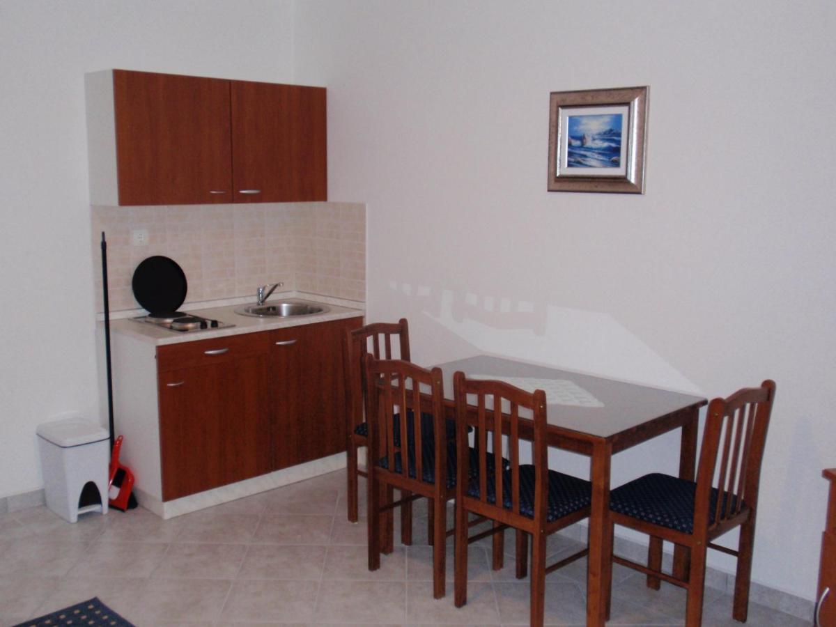 Apartmani Area Doma 特罗吉尔 外观 照片