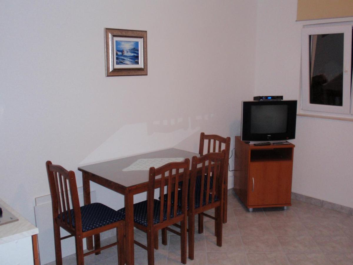 Apartmani Area Doma 特罗吉尔 外观 照片